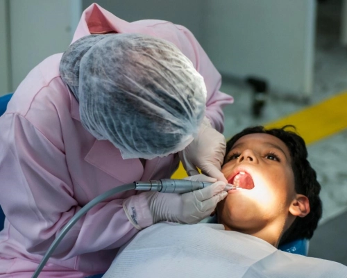 Sorriso Pantaneiro realiza nova etapa e amplia o acesso aos serviços de saúde bucal em Poconé